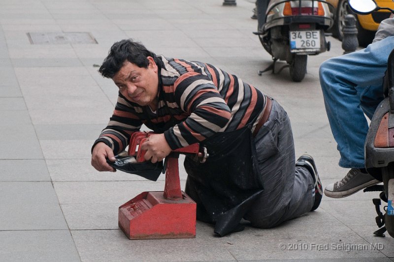 20100331_152528 D300-Edit.jpg - Stretching shoes, Ortakoy